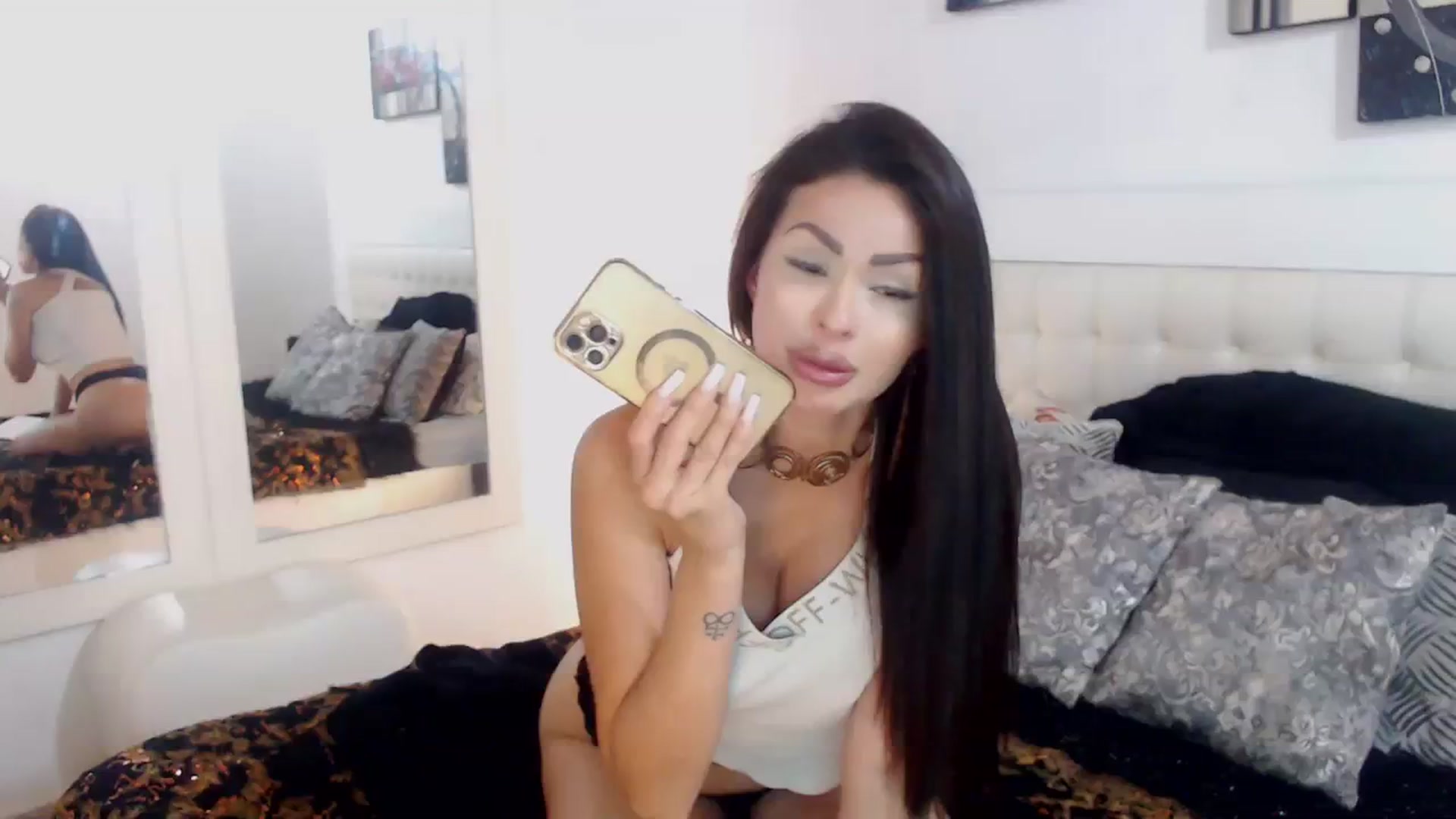 Gallery image thumbnail from Pamelas_'s myfreecams stream on, 07/31/2023, 24:20 image 1 of 20