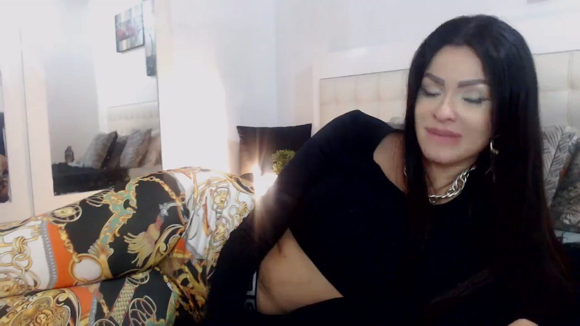 Gallery image thumbnail from Pamelas_'s myfreecams stream on, 12/26/2023, 24:01 image 17 of 20