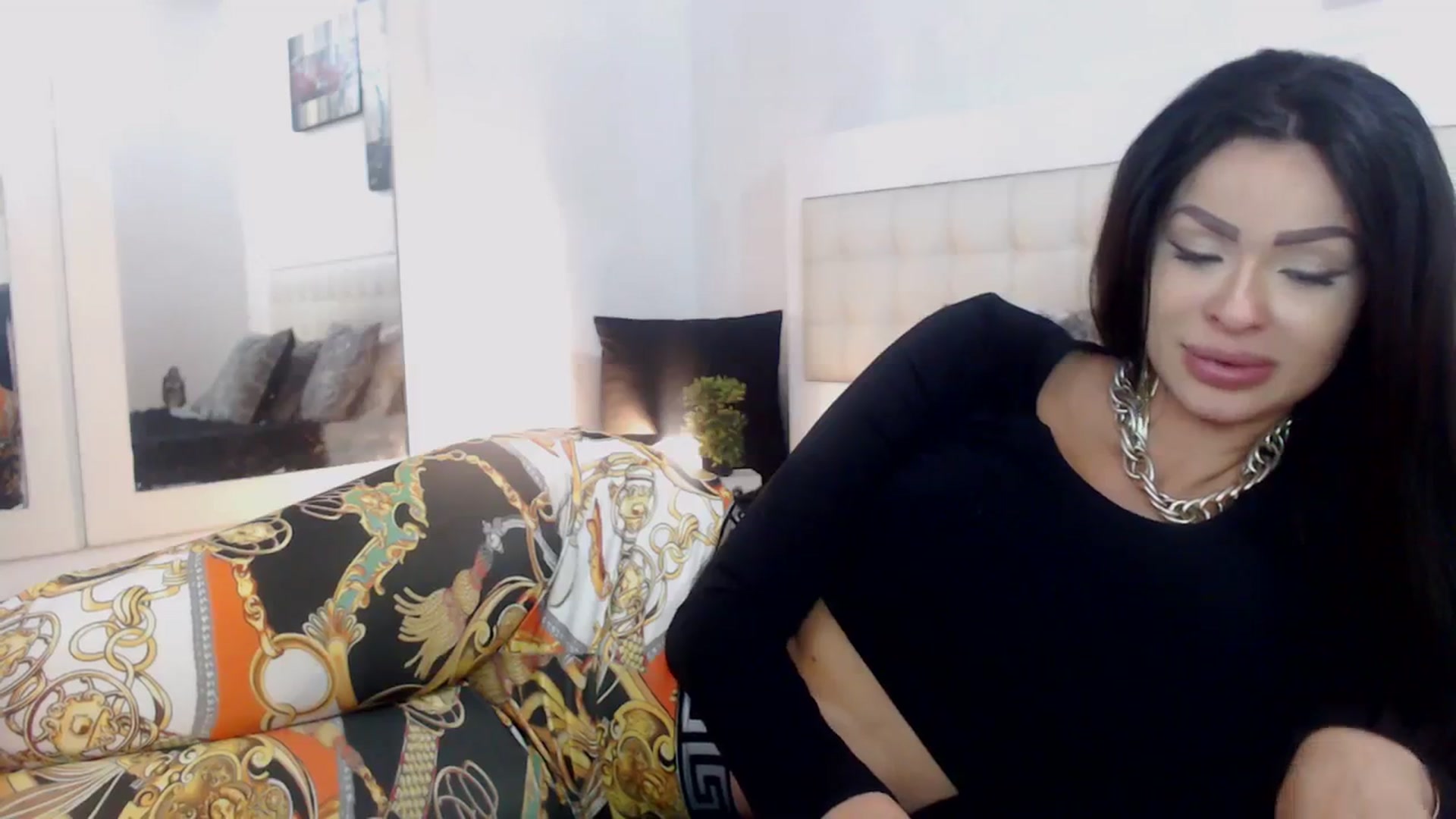 Gallery image thumbnail from Pamelas_'s myfreecams stream on, 12/26/2023, 24:01 image 8 of 20