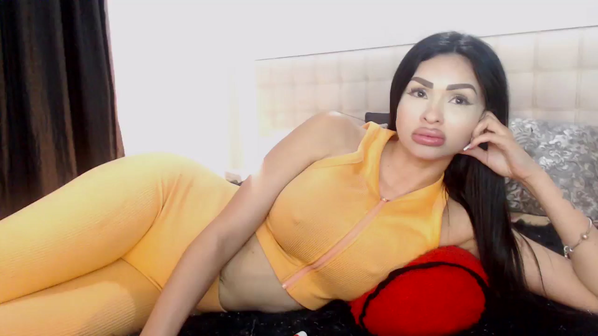 Gallery image thumbnail from Pamelas_'s myfreecams stream on, 01/25/2024, 01:28 image 18 of 20