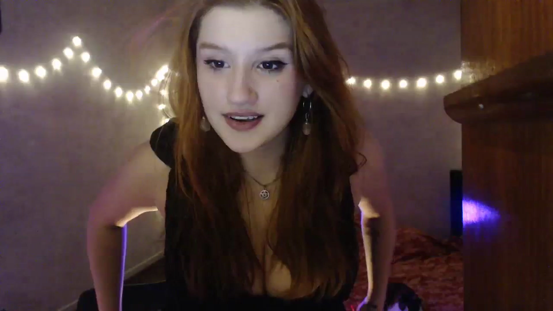 Gallery image thumbnail from Panda_xo's myfreecams stream on, 08/11/2023, 07:25 image 2 of 20