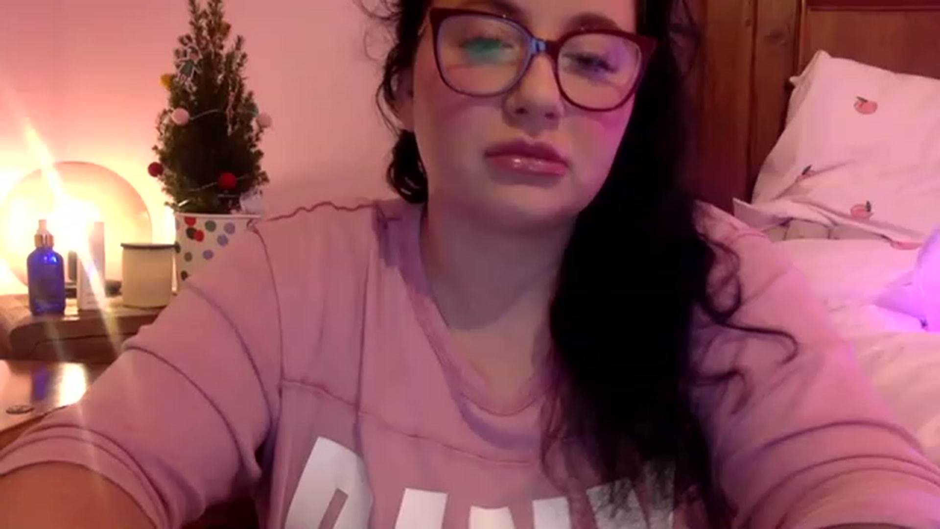 Gallery image thumbnail from Pandabella's myfreecams stream on, 12/03/2022, 22:12 image 7 of 20