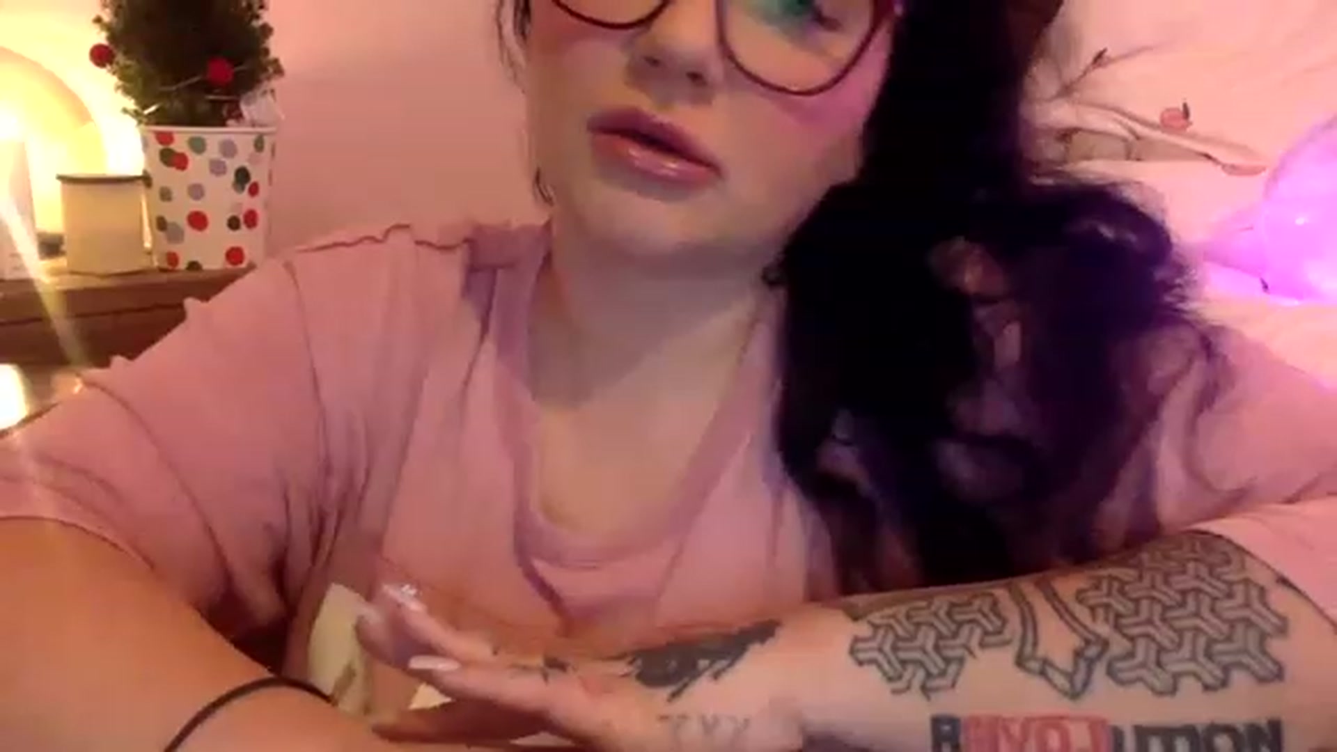 Gallery image thumbnail from Pandabella's myfreecams stream on, 12/03/2022, 22:12 image 10 of 20
