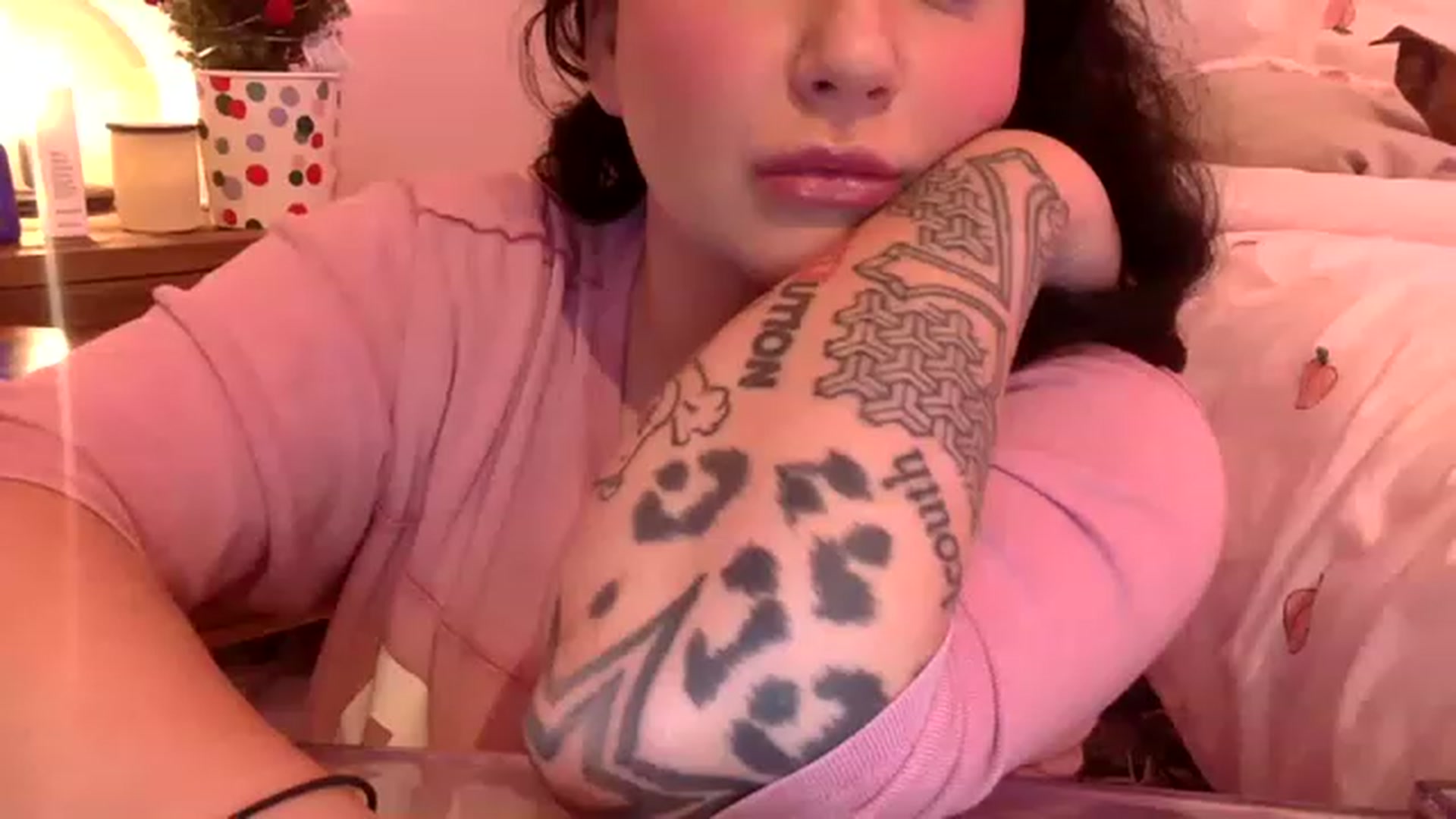 Gallery image thumbnail from Pandabella's myfreecams stream on, 12/03/2022, 22:12 image 20 of 20