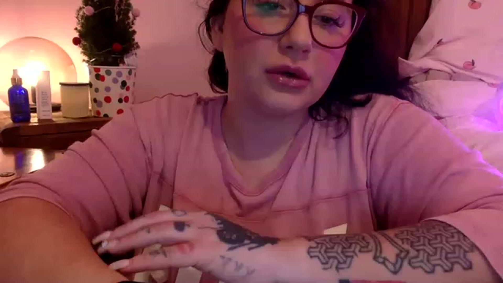 Gallery image thumbnail from Pandabella's myfreecams stream on, 12/03/2022, 22:12 image 5 of 20