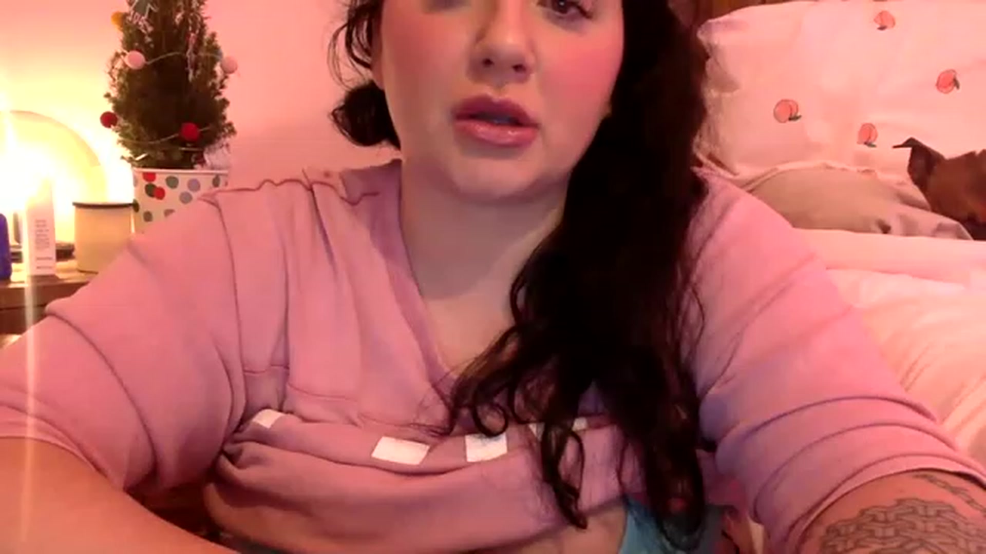 Gallery image thumbnail from Pandabella's myfreecams stream on, 12/03/2022, 22:12 image 19 of 20