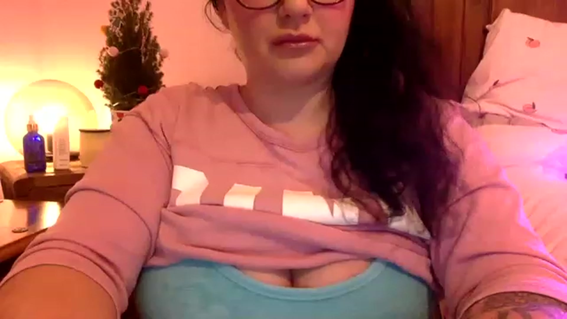 Gallery image thumbnail from Pandabella's myfreecams stream on, 12/03/2022, 22:12 image 4 of 20