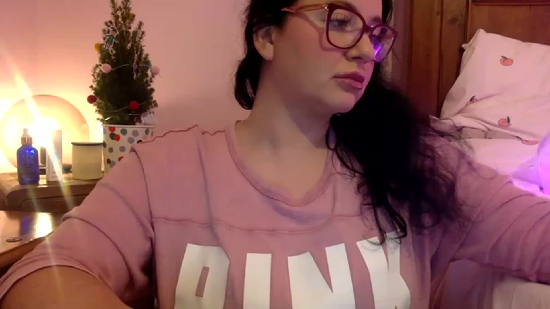 Gallery image thumbnail from Pandabella's myfreecams stream on, 12/03/2022, 22:12 image 8 of 20