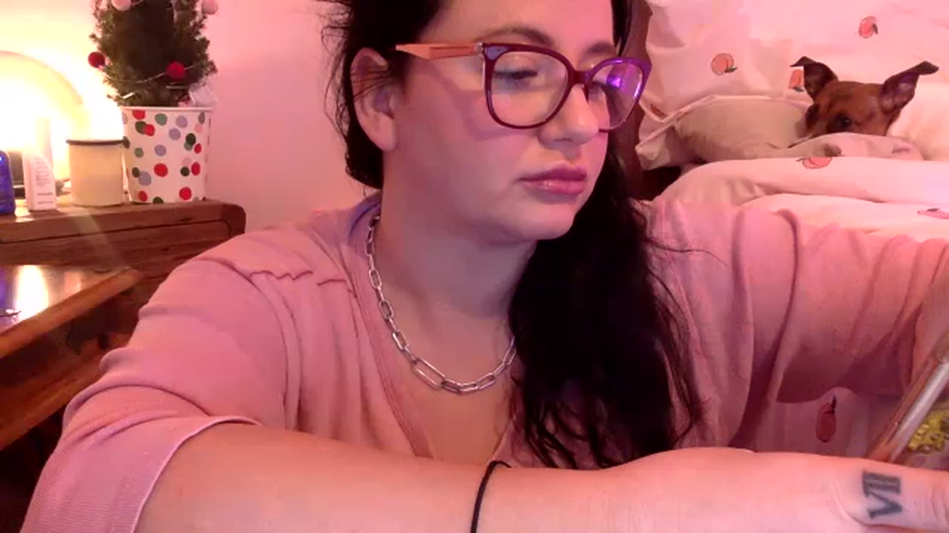 Gallery image thumbnail from Pandabella's myfreecams stream on, 12/04/2022, 01:02 image 5 of 20