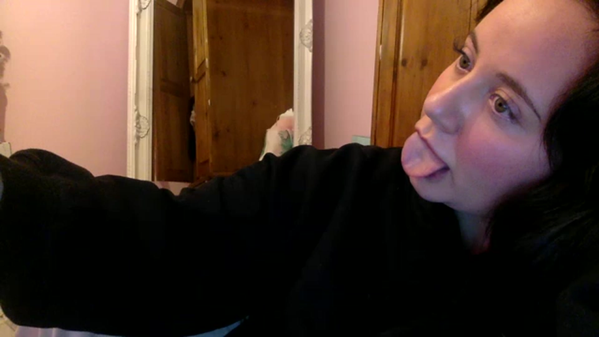 Gallery image thumbnail from Pandabella's myfreecams stream on, 12/05/2022, 03:01 image 14 of 20