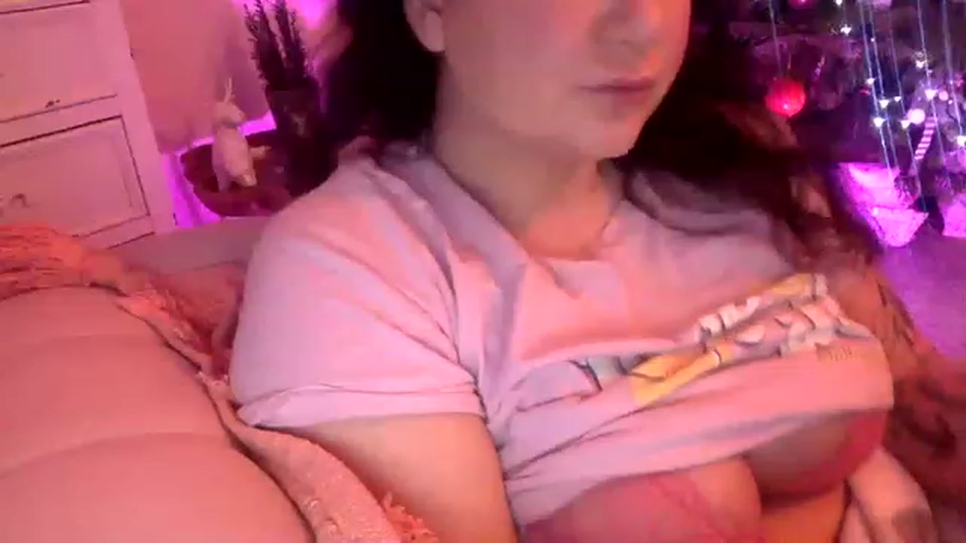 Gallery image thumbnail from Pandabella's myfreecams stream on, 12/19/2022, 09:22 image 9 of 20