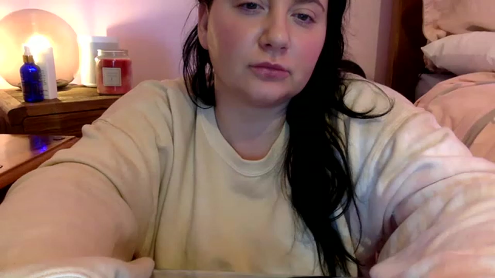 Gallery image thumbnail from Pandabella's myfreecams stream on, 02/06/2023, 12:37 image 20 of 20