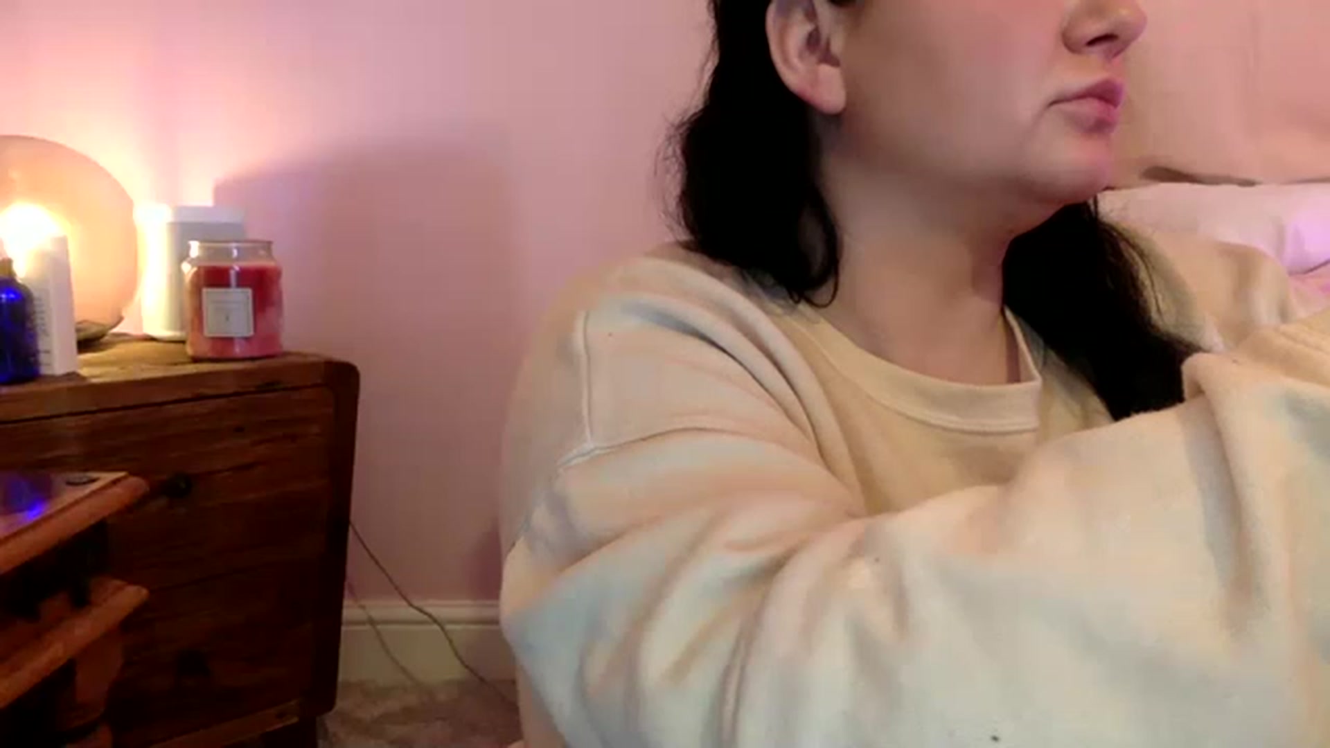 Gallery image thumbnail from Pandabella's myfreecams stream on, 02/06/2023, 12:37 image 12 of 20