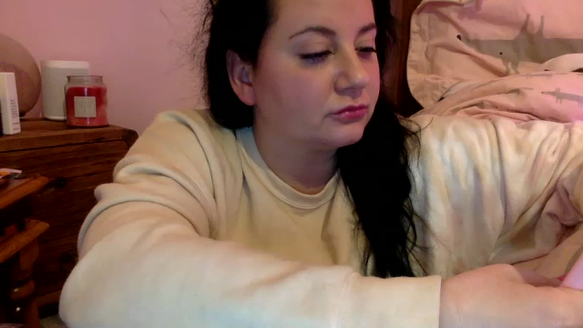 Gallery image thumbnail from Pandabella's myfreecams stream on, 02/17/2023, 22:46 image 10 of 20
