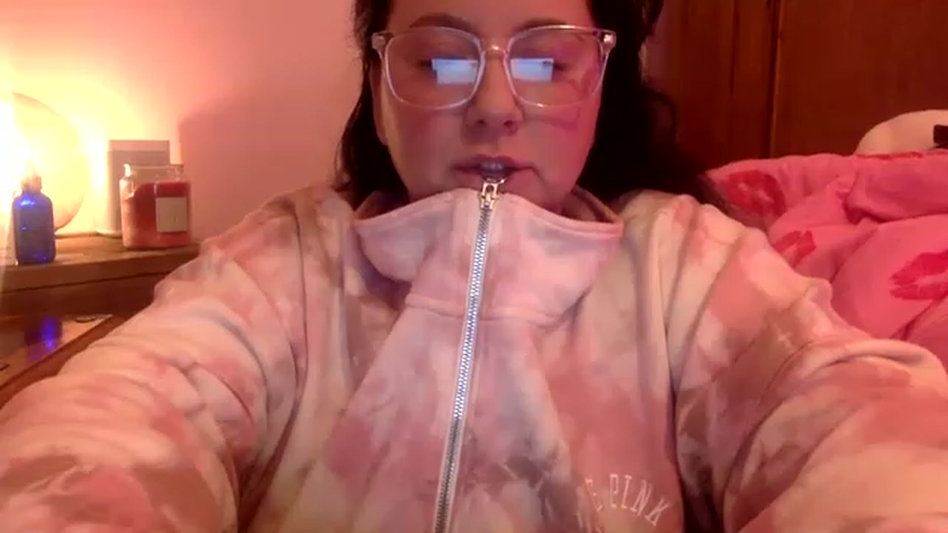 Gallery image thumbnail from Pandabella's myfreecams stream on, 03/09/2023, 24:58 image 2 of 20