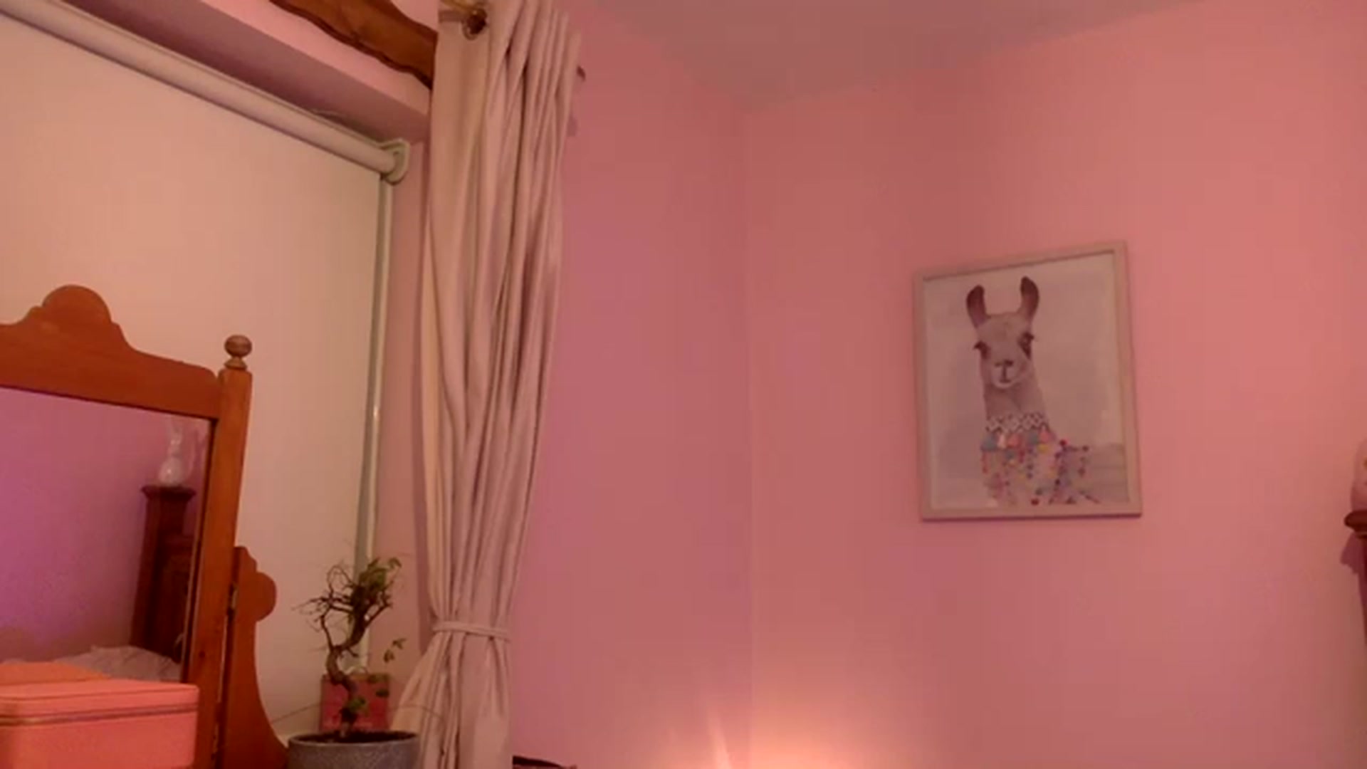 Gallery image thumbnail from Pandabella's myfreecams stream on, 04/05/2023, 23:07 image 19 of 20