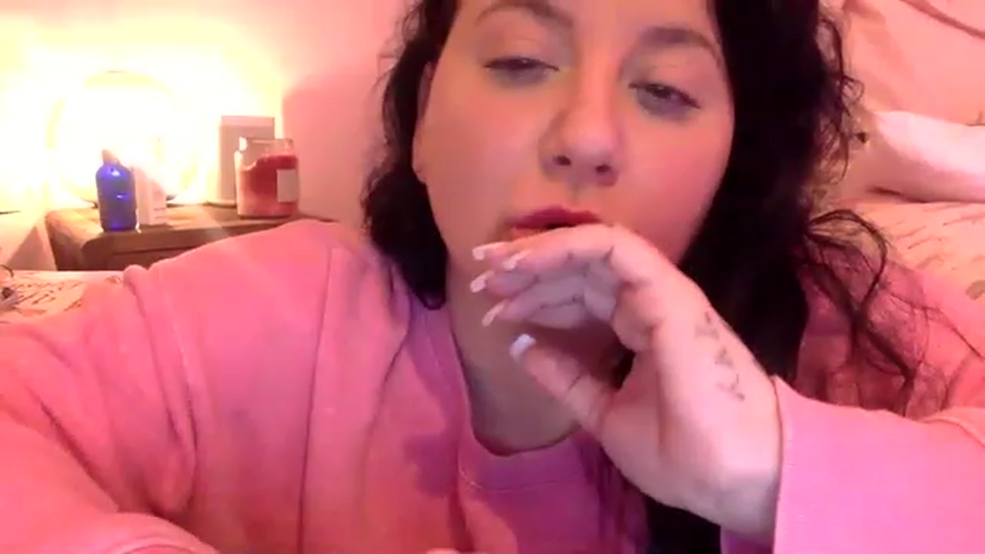 Gallery image thumbnail from Pandabella's myfreecams stream on, 04/21/2023, 22:23 image 16 of 20