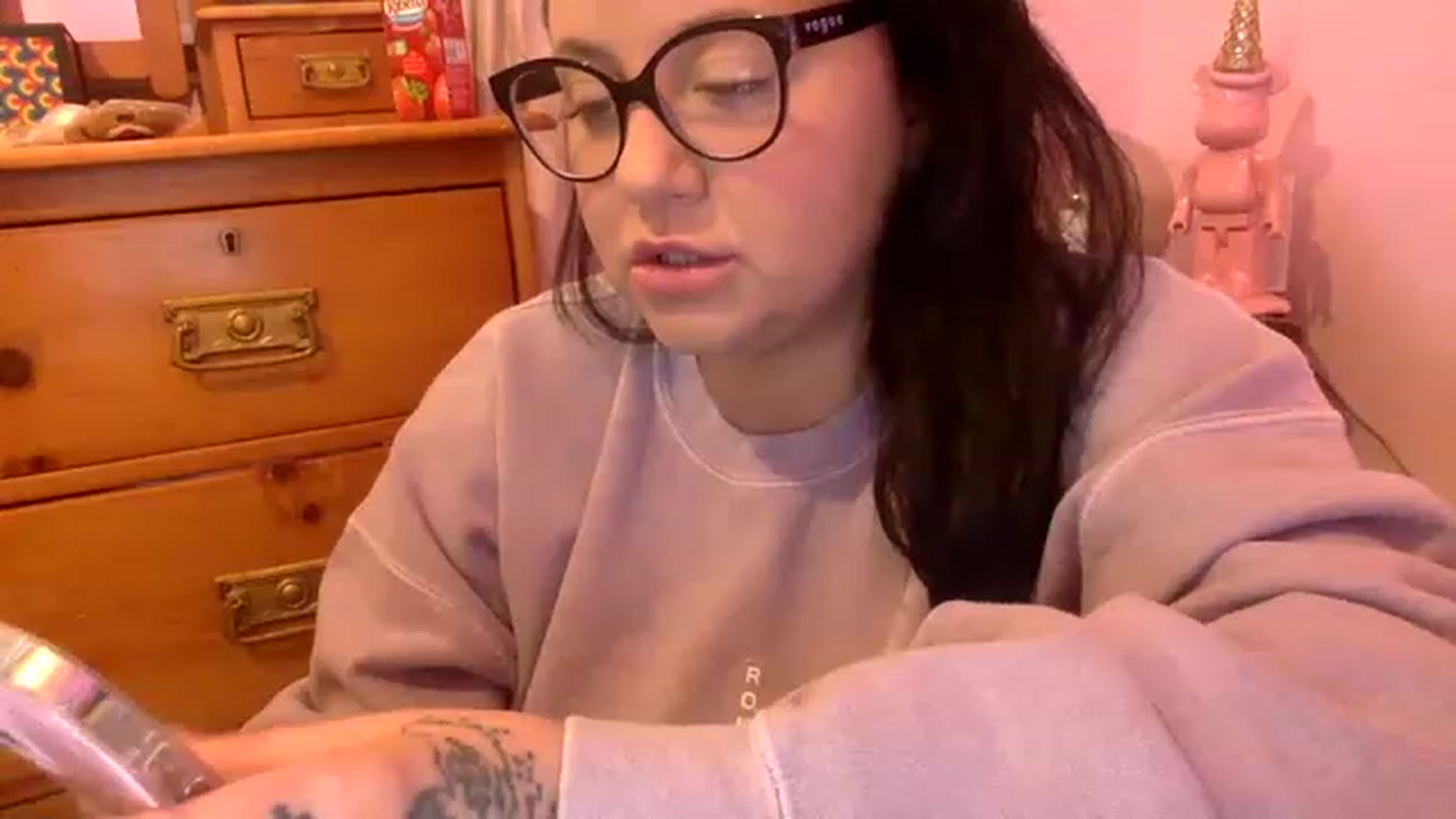 Gallery image thumbnail from Pandabella's myfreecams stream on, 05/19/2023, 10:56 image 19 of 20