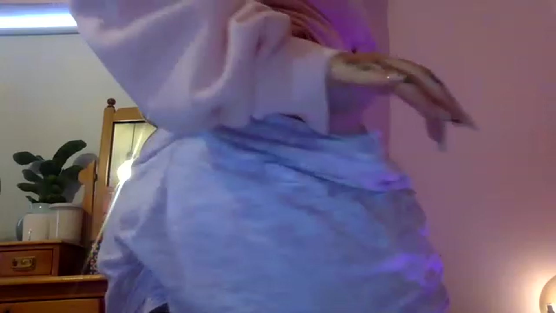 Gallery image thumbnail from Pandabella's myfreecams stream on, 06/04/2023, 10:59 image 13 of 20