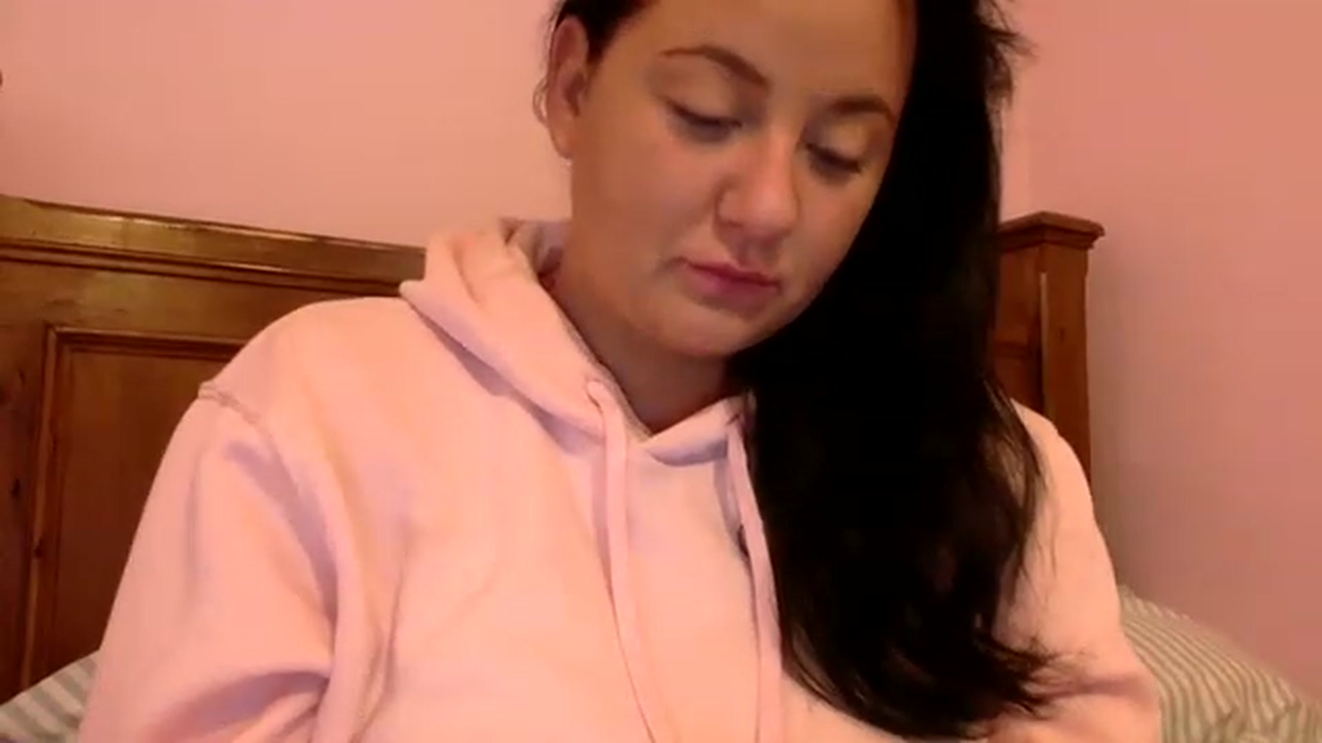 Gallery image thumbnail from Pandabella's myfreecams stream on, 06/04/2023, 10:59 image 2 of 20