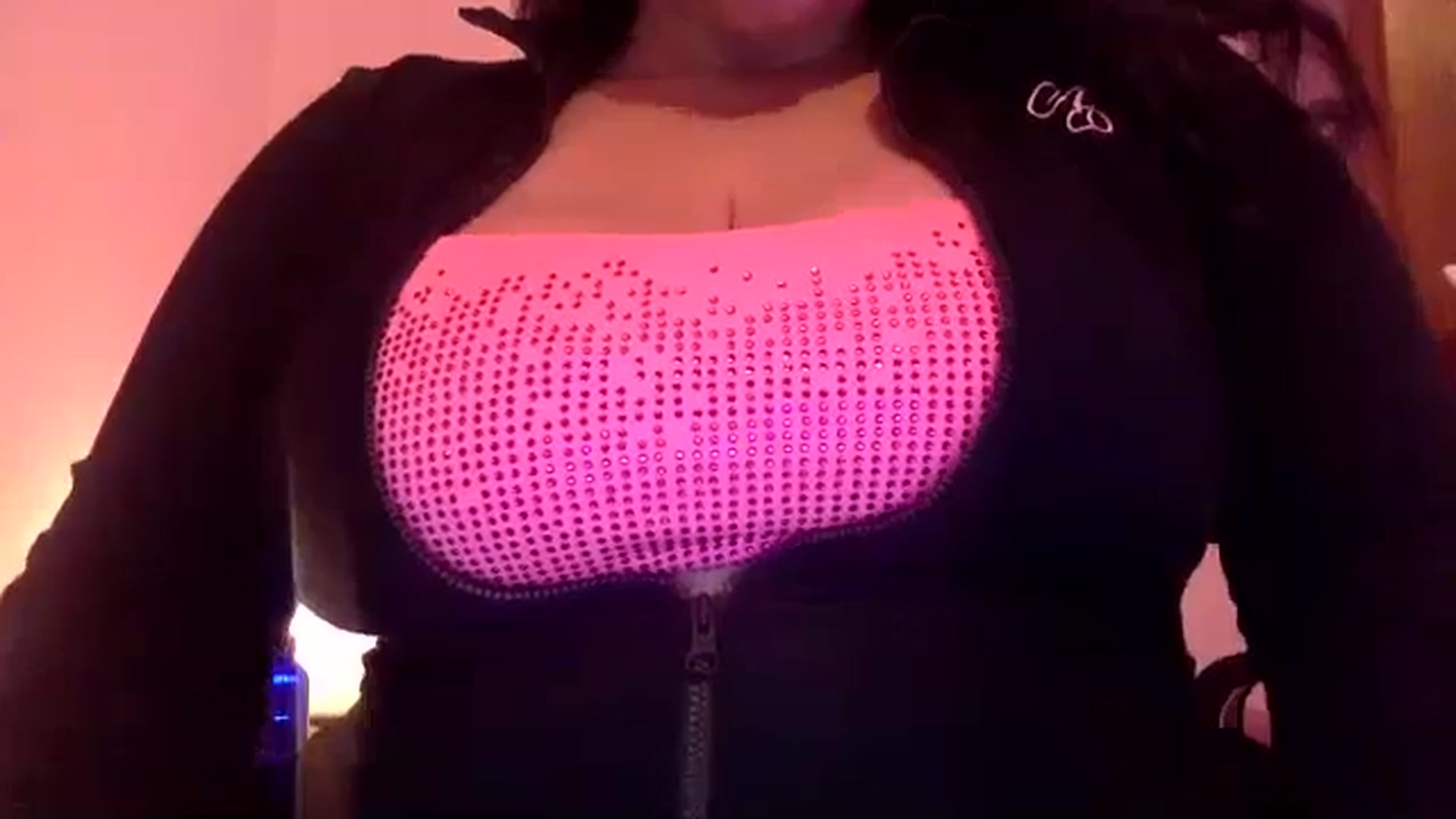 Gallery image thumbnail from Pandabella's myfreecams stream on, 08/12/2023, 22:41 image 15 of 20