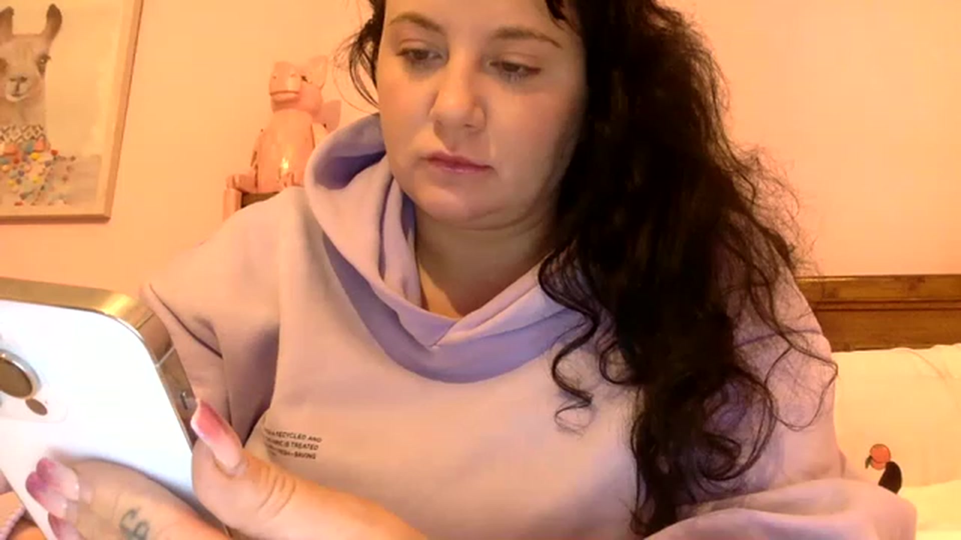 Gallery image thumbnail from Pandabella's myfreecams stream on, 08/17/2023, 23:04 image 4 of 20