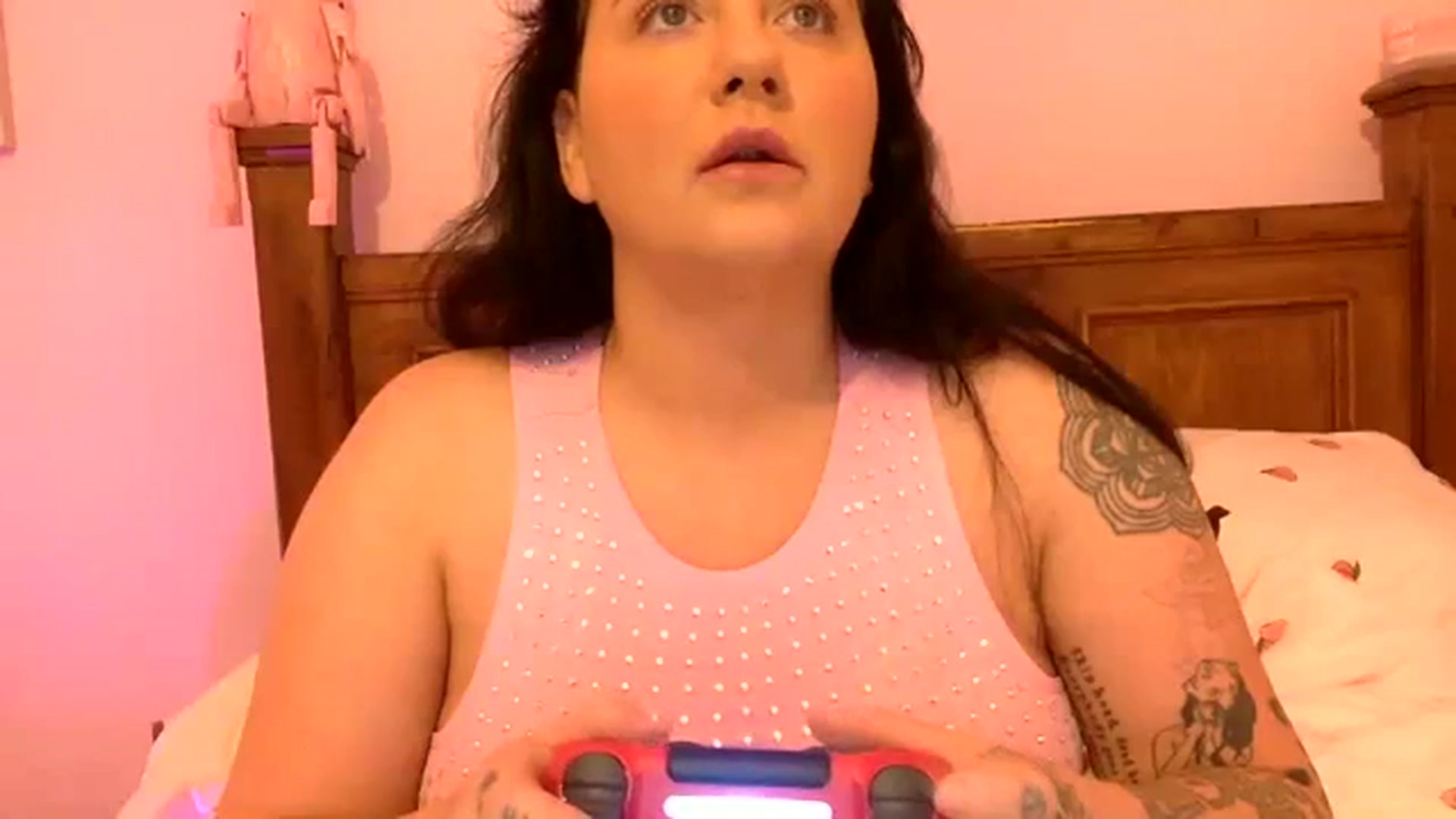 Gallery image thumbnail from Pandabella's myfreecams stream on, 08/20/2023, 22:59 image 12 of 20