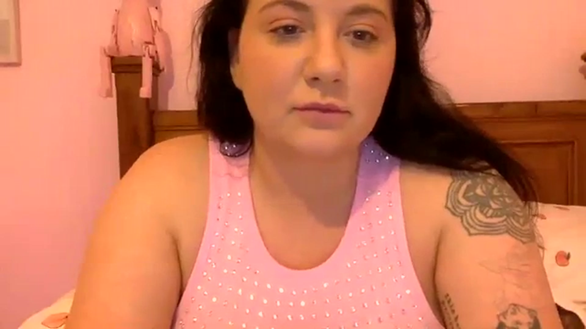 Gallery image thumbnail from Pandabella's myfreecams stream on, 08/21/2023, 24:28 image 3 of 20