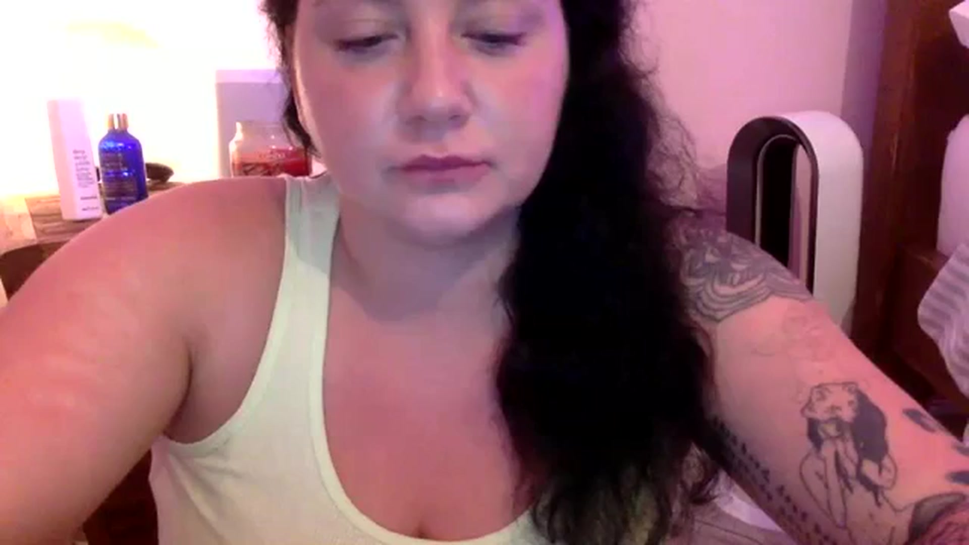 Gallery image thumbnail from Pandabella's myfreecams stream on, 08/24/2023, 24:27 image 9 of 20