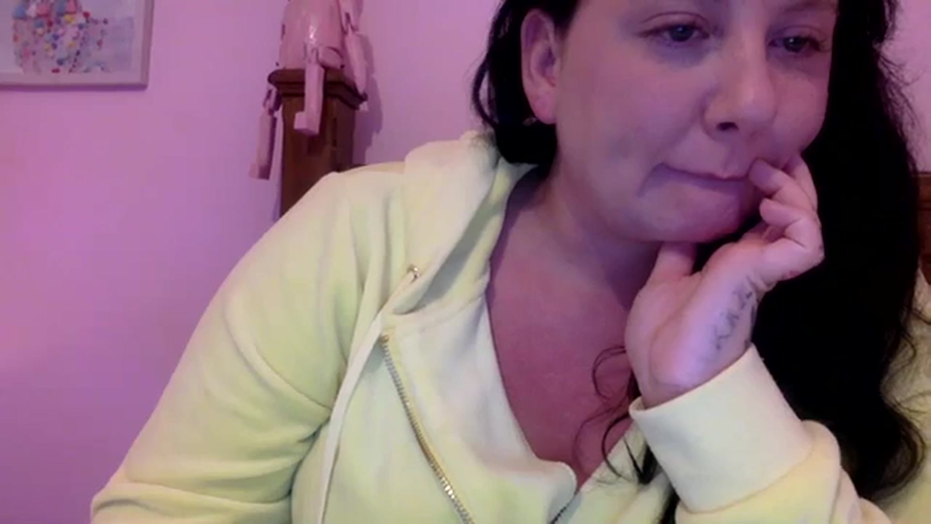 Gallery image thumbnail from Pandabella's myfreecams stream on, 08/26/2023, 23:26 image 15 of 20