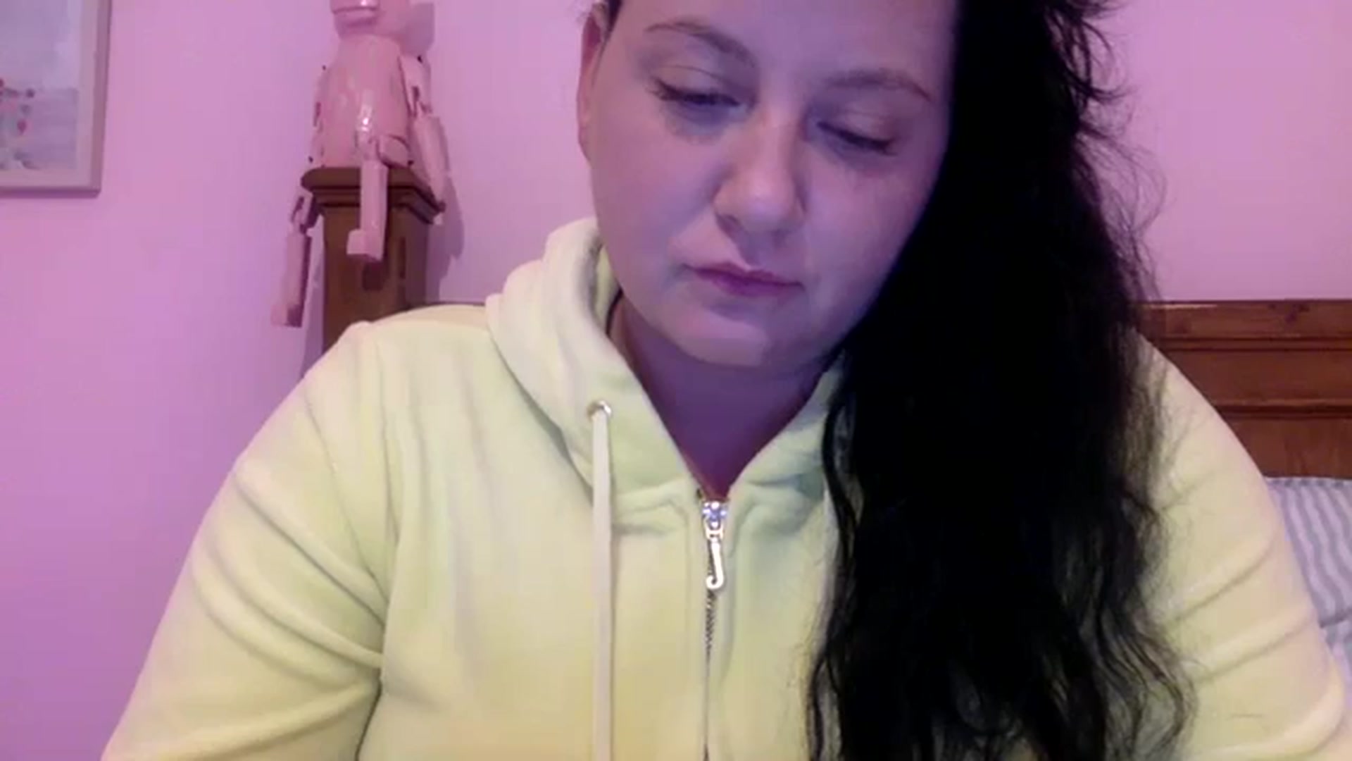 Gallery image thumbnail from Pandabella's myfreecams stream on, 08/26/2023, 23:26 image 6 of 20