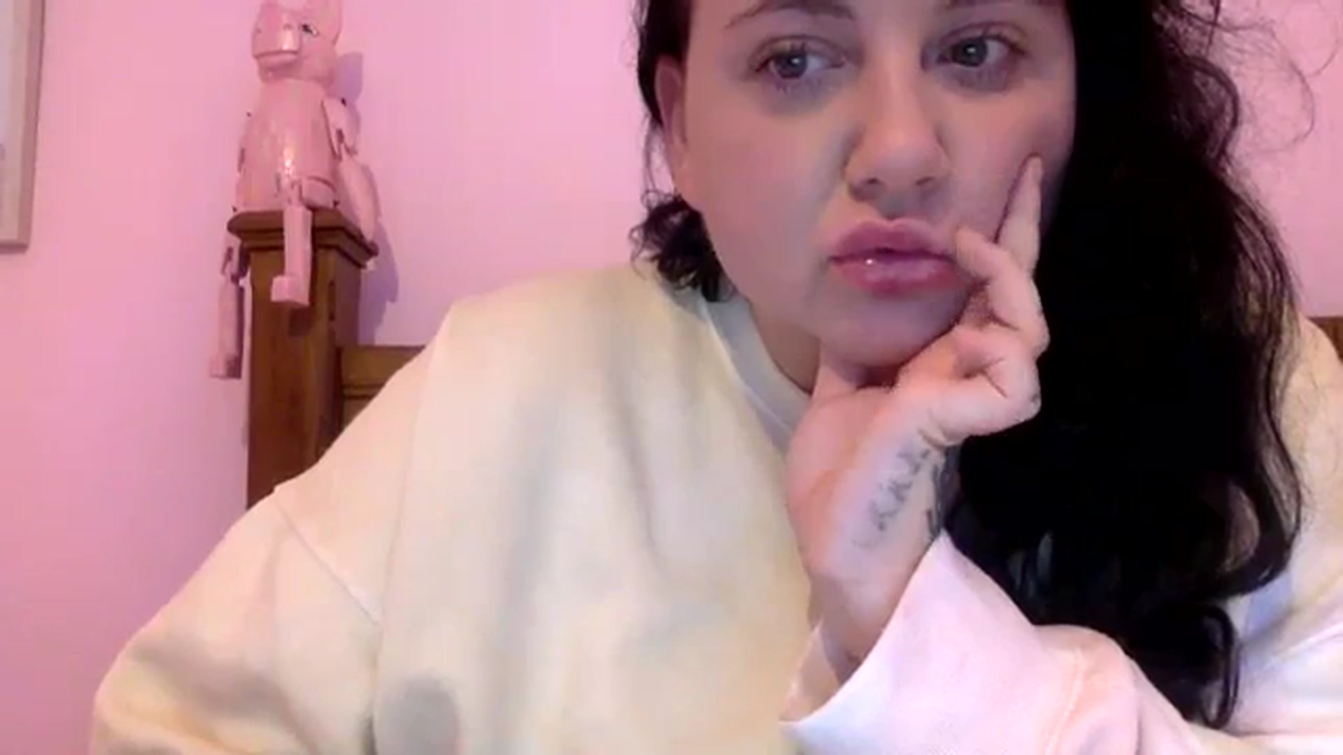 Gallery image thumbnail from Pandabella's myfreecams stream on, 08/27/2023, 22:49 image 8 of 20