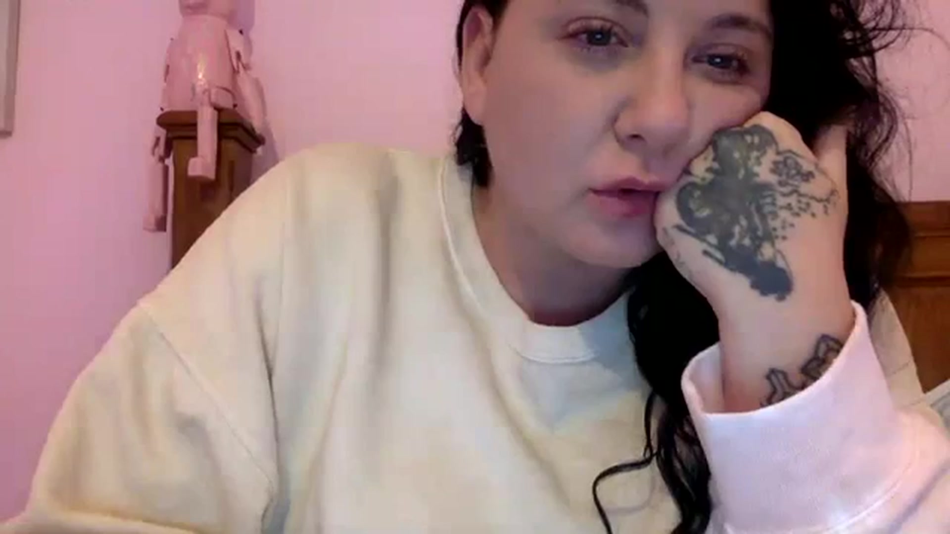 Gallery image thumbnail from Pandabella's myfreecams stream on, 08/27/2023, 22:49 image 14 of 20