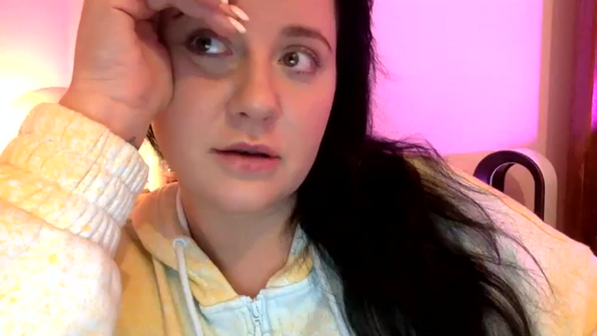 Gallery image thumbnail from Pandabella's myfreecams stream on, 09/14/2023, 21:21 image 18 of 20