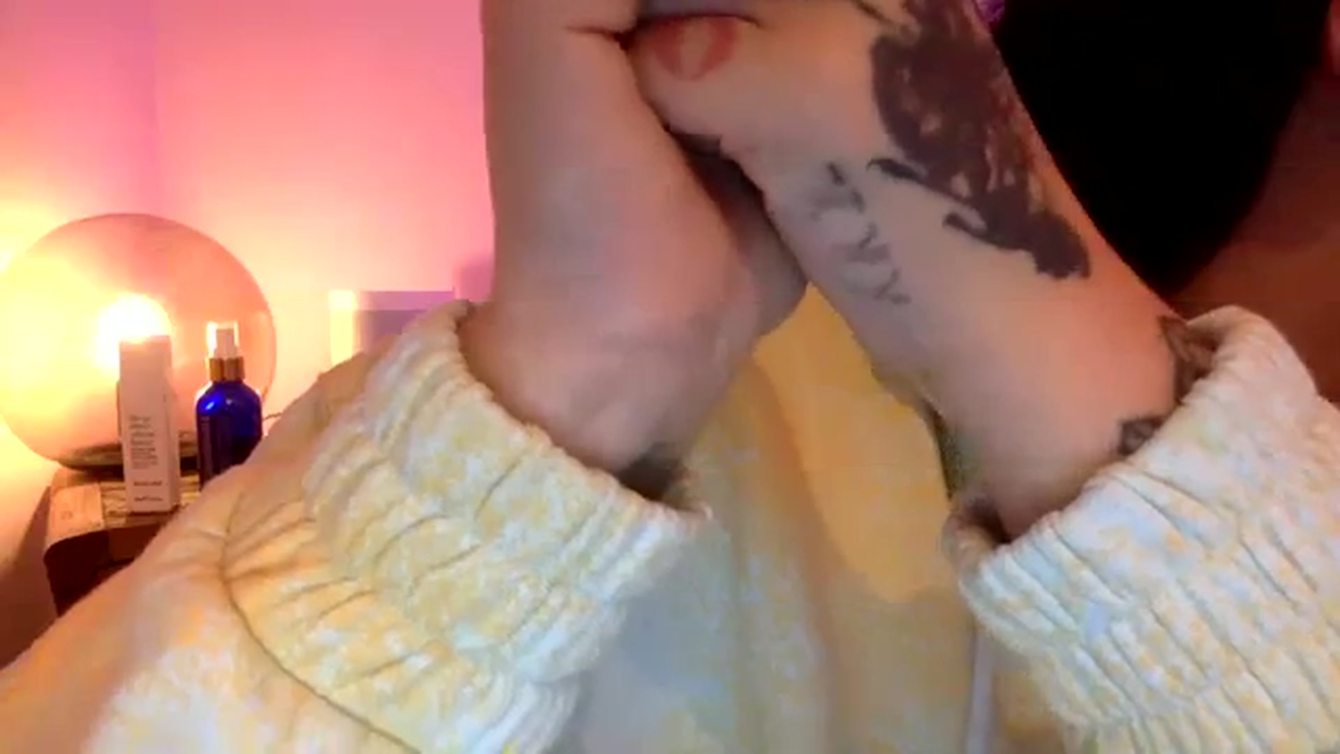 Gallery image thumbnail from Pandabella's myfreecams stream on, 09/14/2023, 21:21 image 10 of 20
