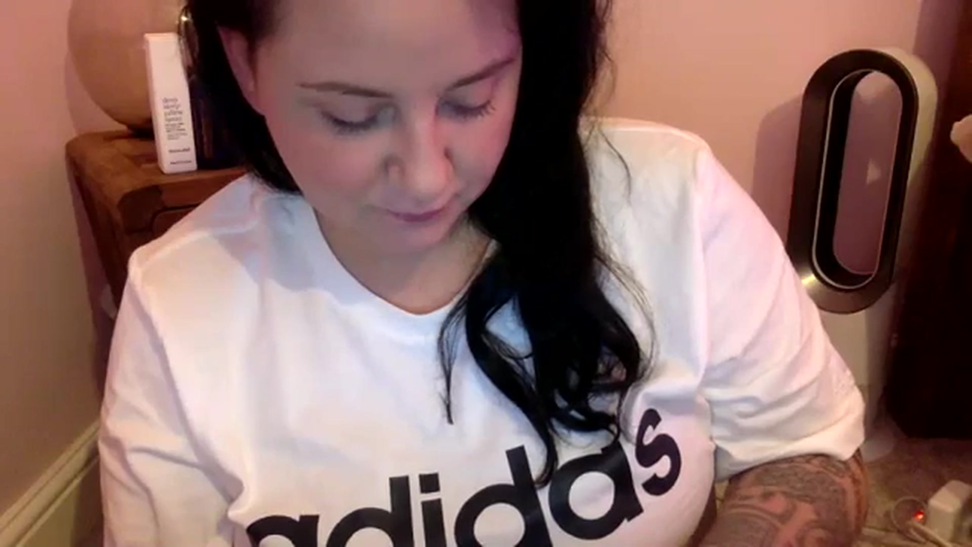 Gallery image thumbnail from Pandabella's myfreecams stream on, 09/25/2023, 21:56 image 5 of 20