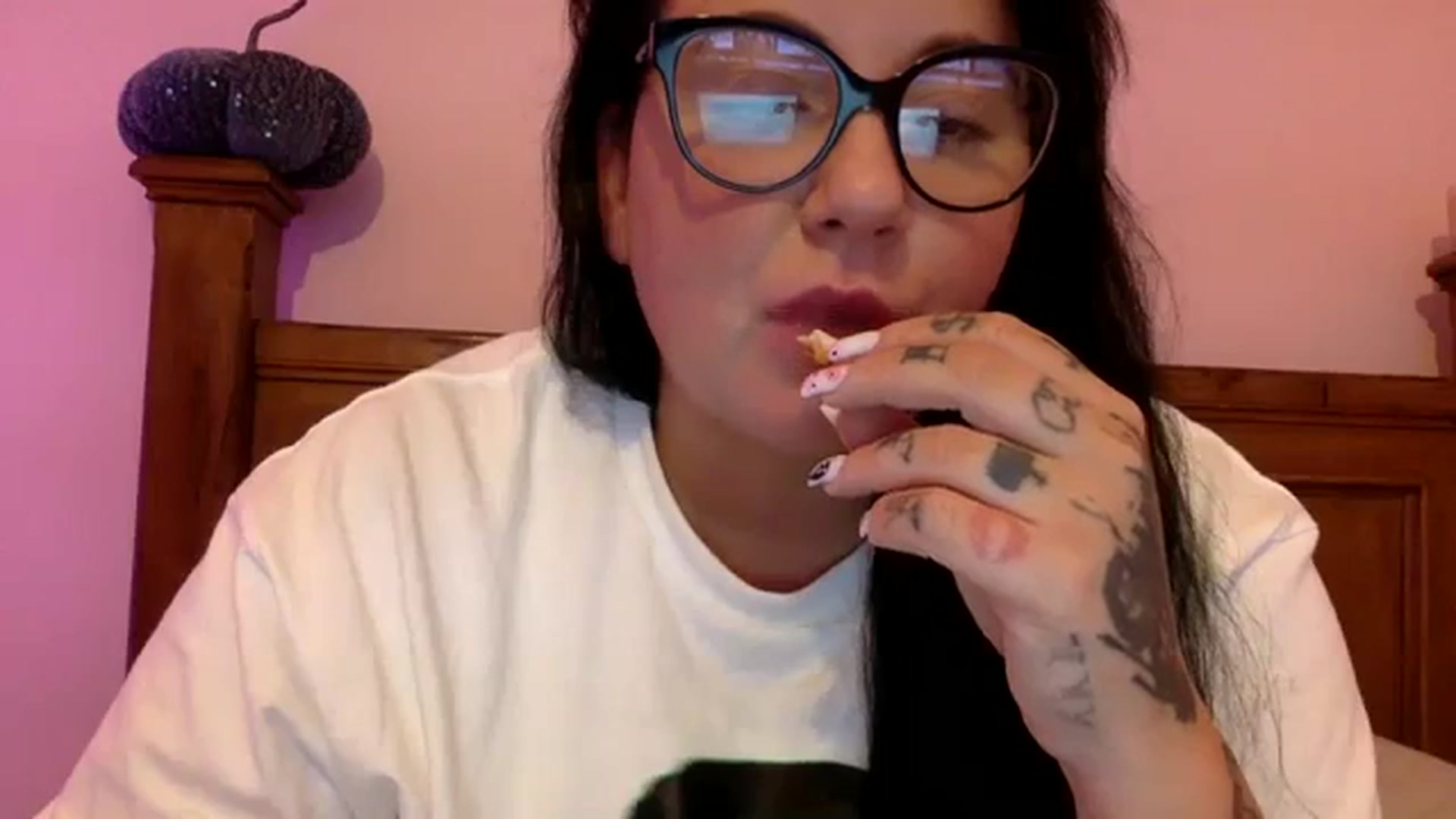 Gallery image thumbnail from Pandabella's myfreecams stream on, 10/14/2023, 24:03 image 2 of 20