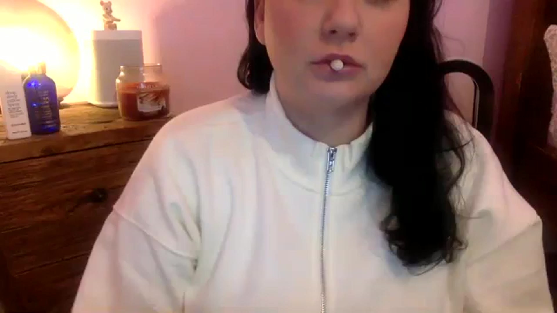 Gallery image thumbnail from Pandabella's myfreecams stream on, 10/19/2023, 24:05 image 1 of 20