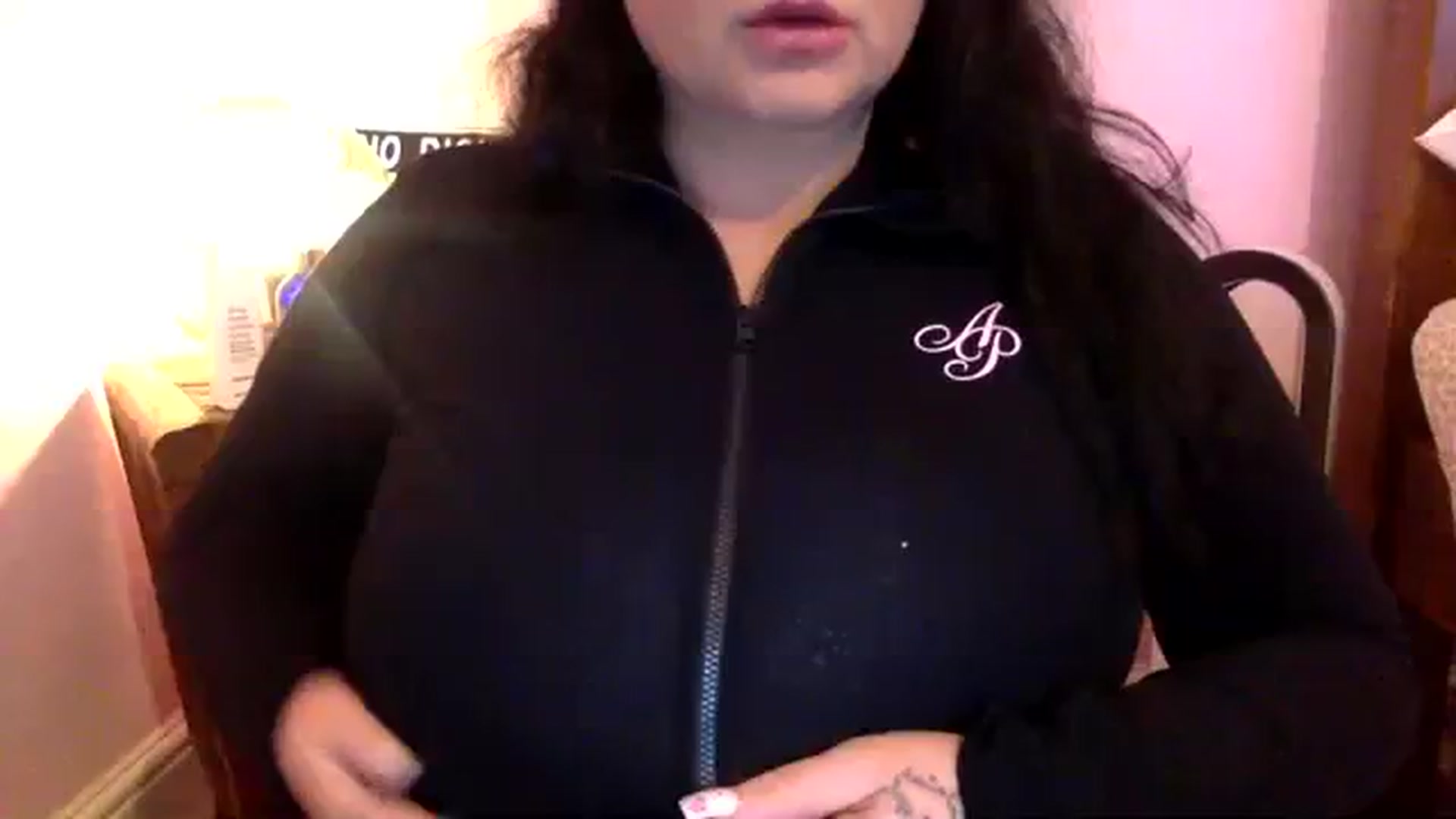 Gallery image thumbnail from Pandabella's myfreecams stream on, 10/30/2023, 01:48 image 15 of 20