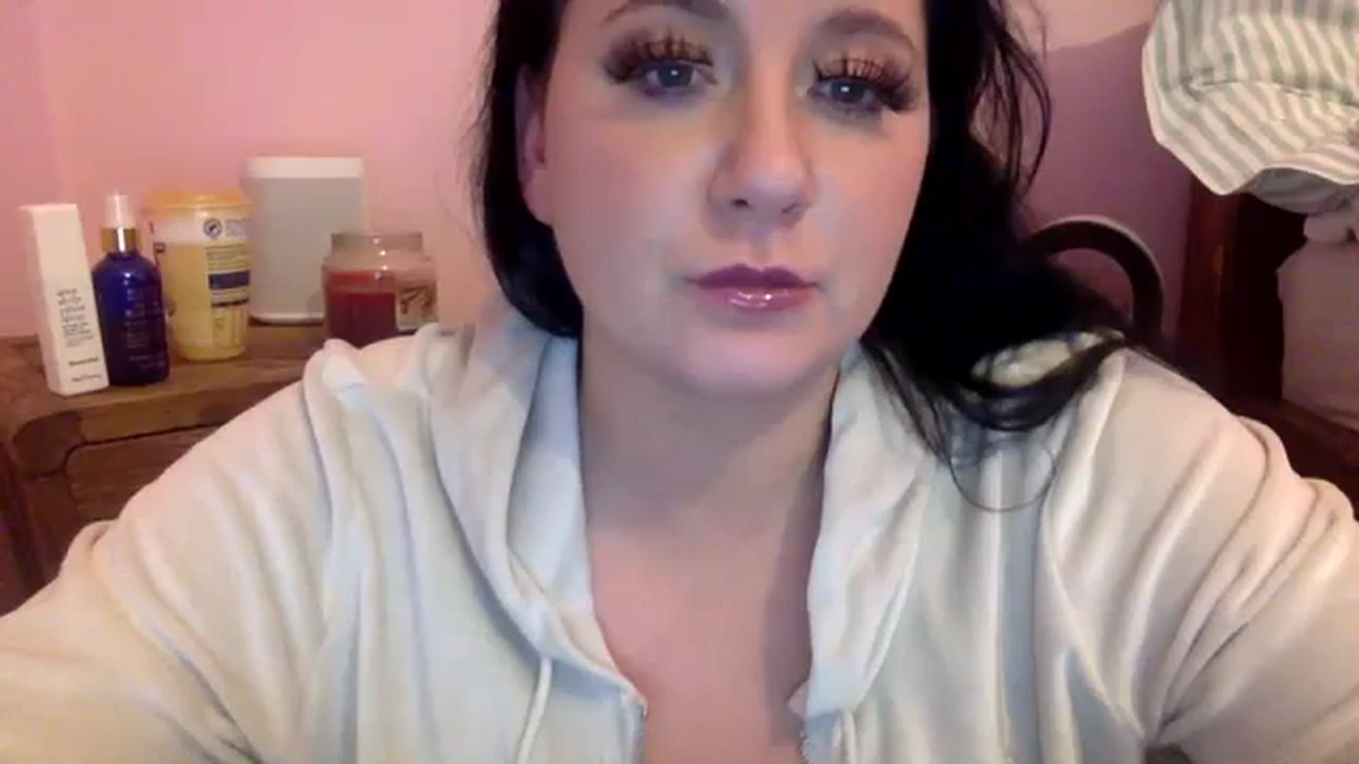 Gallery image thumbnail from Pandabella's myfreecams stream on, 11/04/2023, 01:55 image 13 of 20