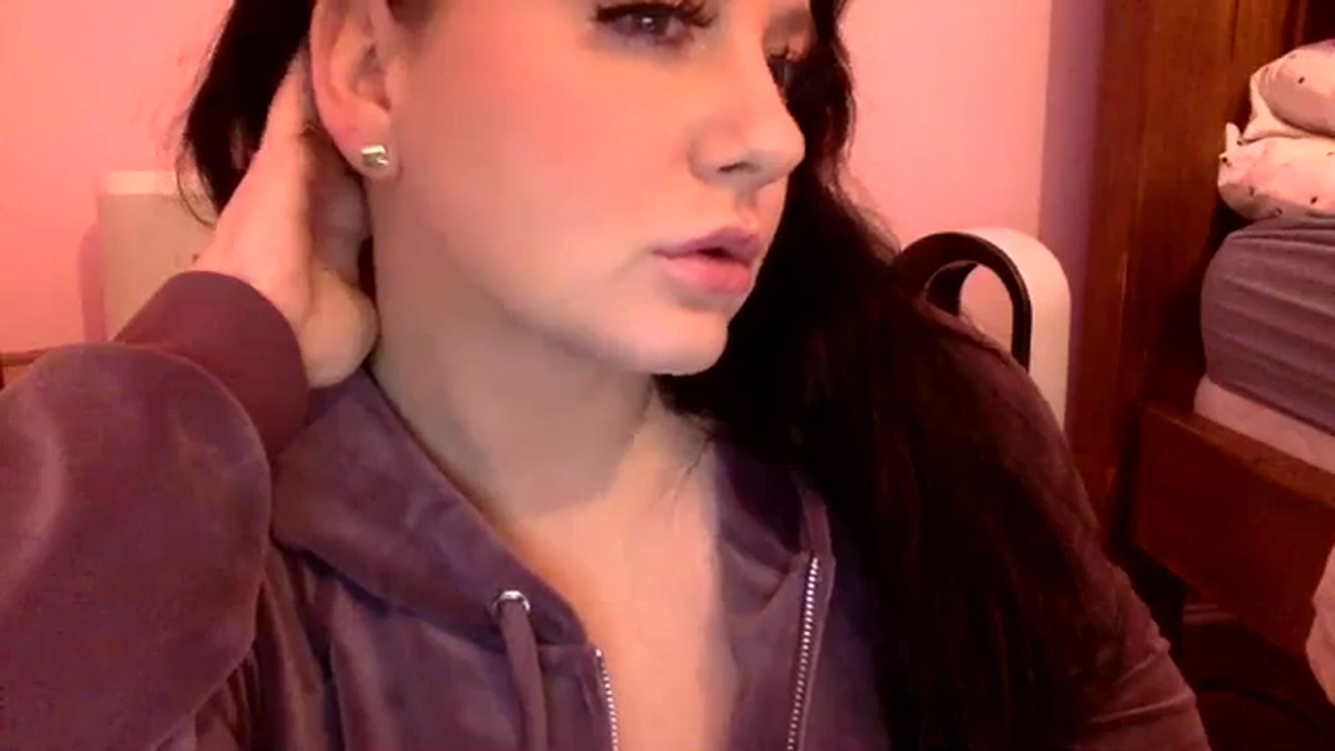 Gallery image thumbnail from Pandabella's myfreecams stream on, 11/07/2023, 03:46 image 2 of 20