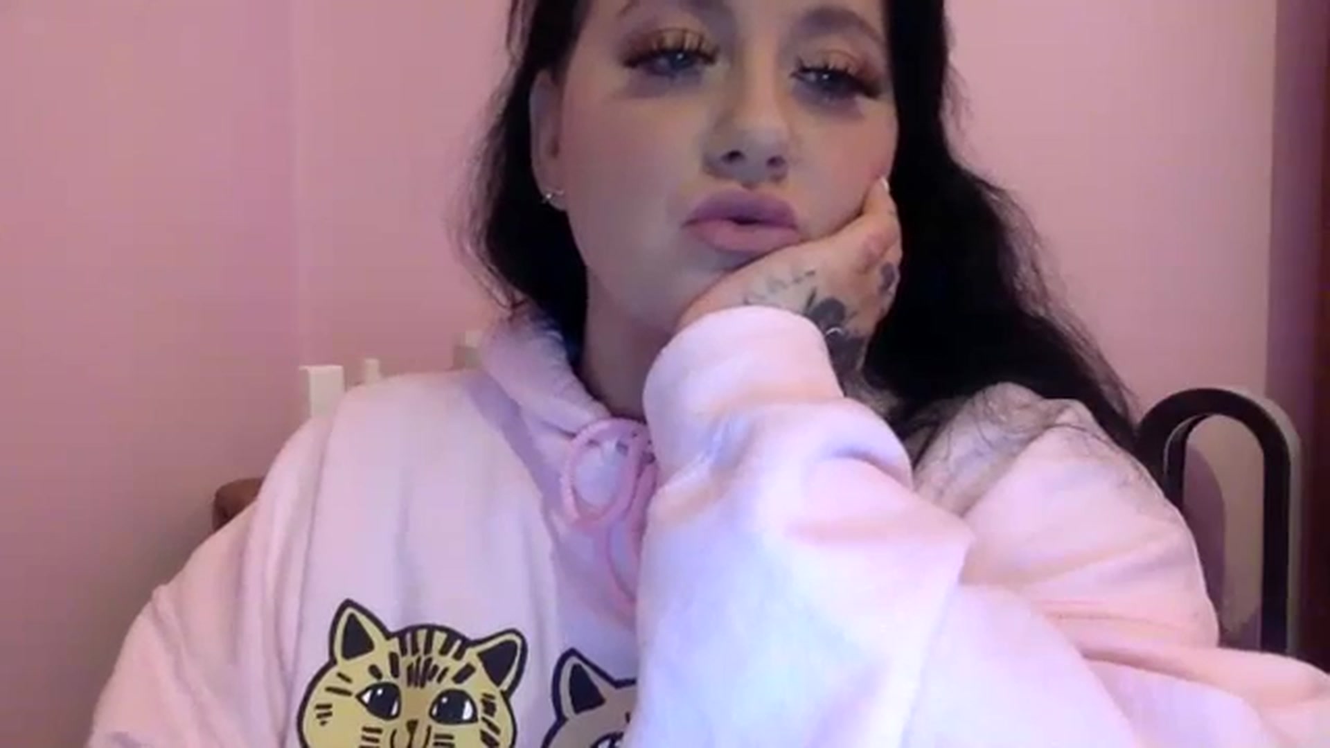 Gallery image thumbnail from Pandabella's myfreecams stream on, 11/09/2023, 05:51 image 12 of 20