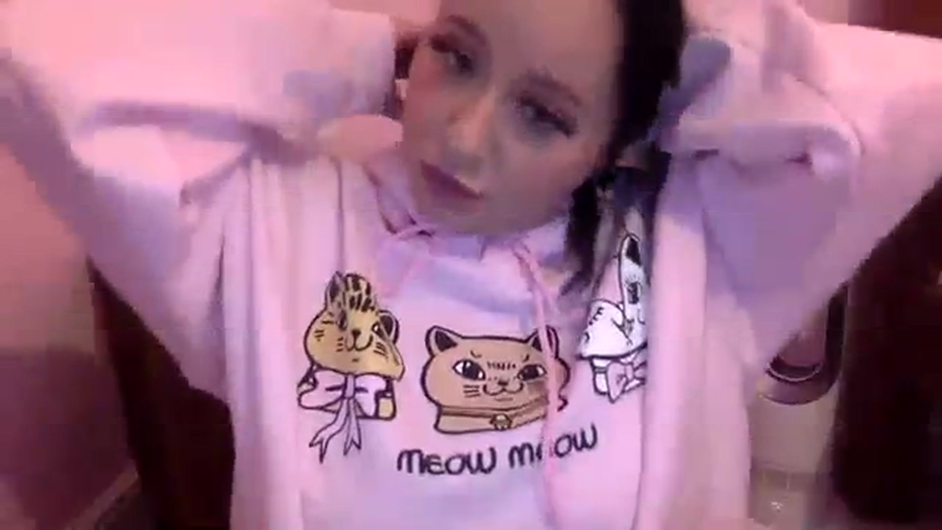 Gallery image thumbnail from Pandabella's myfreecams stream on, 11/09/2023, 07:07 image 14 of 20
