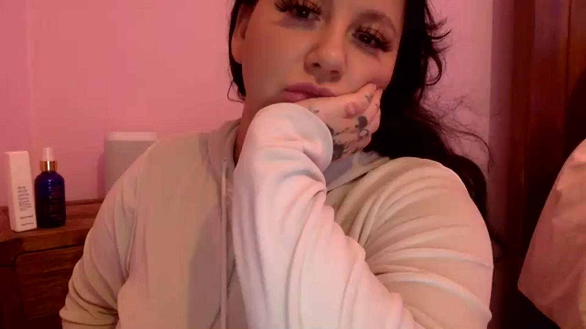 Gallery image thumbnail from Pandabella's myfreecams stream on, 11/11/2023, 15:21 image 18 of 20