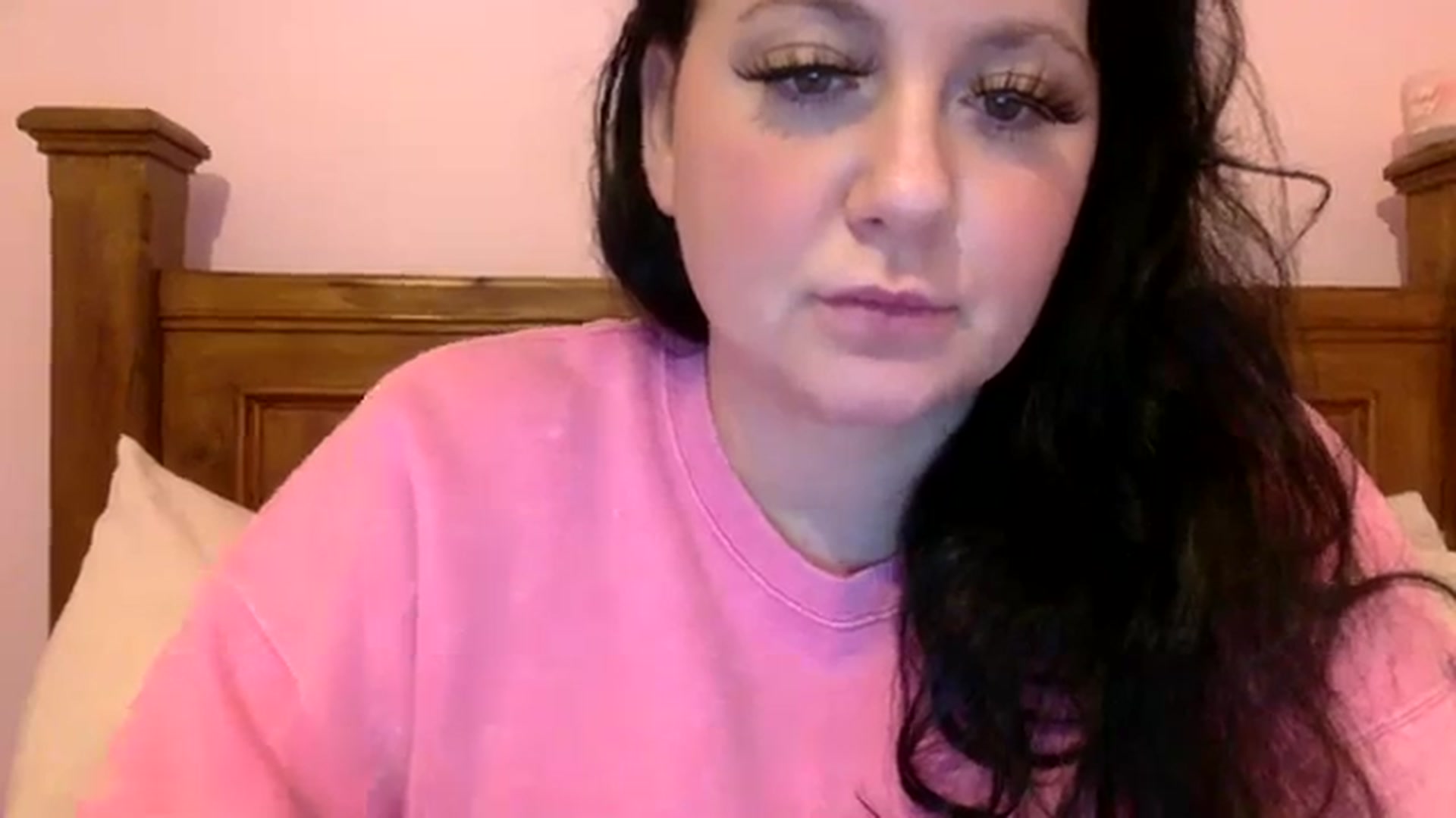 Gallery image thumbnail from Pandabella's myfreecams stream on, 11/15/2023, 13:10 image 7 of 20