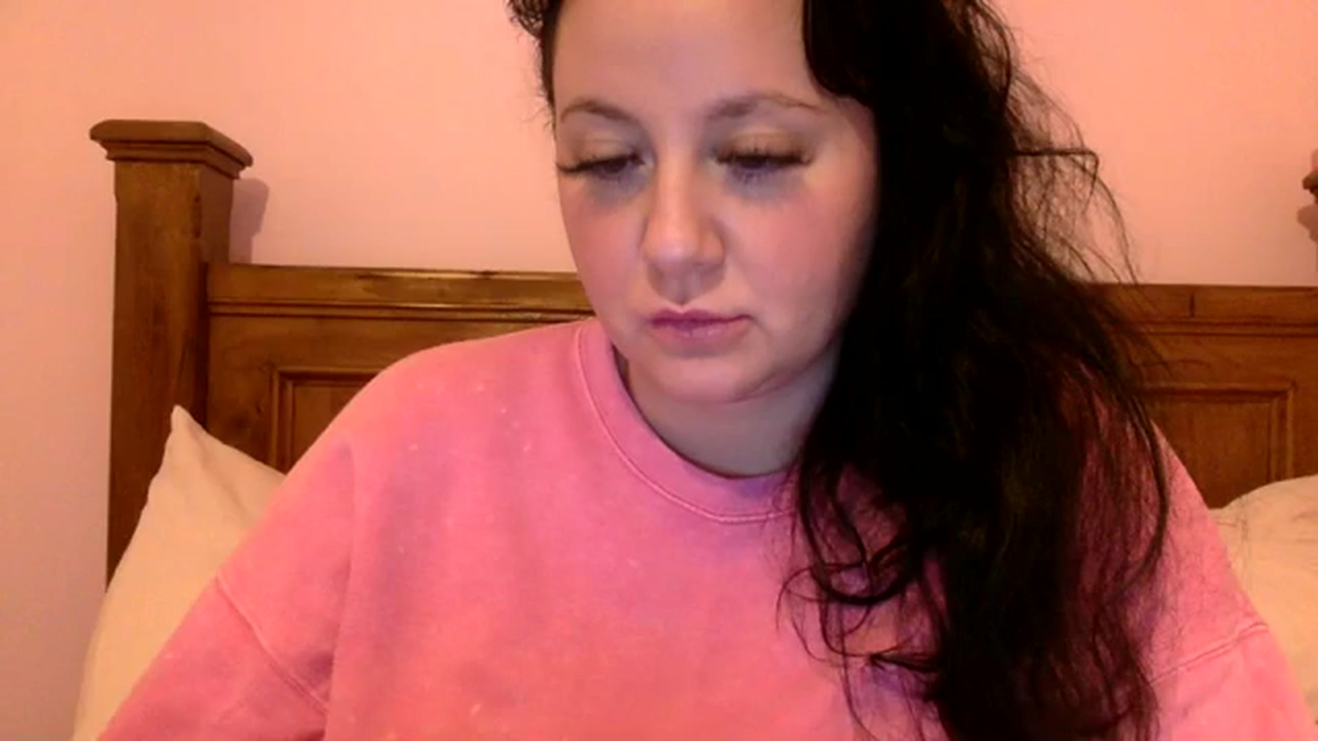 Gallery image thumbnail from Pandabella's myfreecams stream on, 11/15/2023, 13:10 image 5 of 20