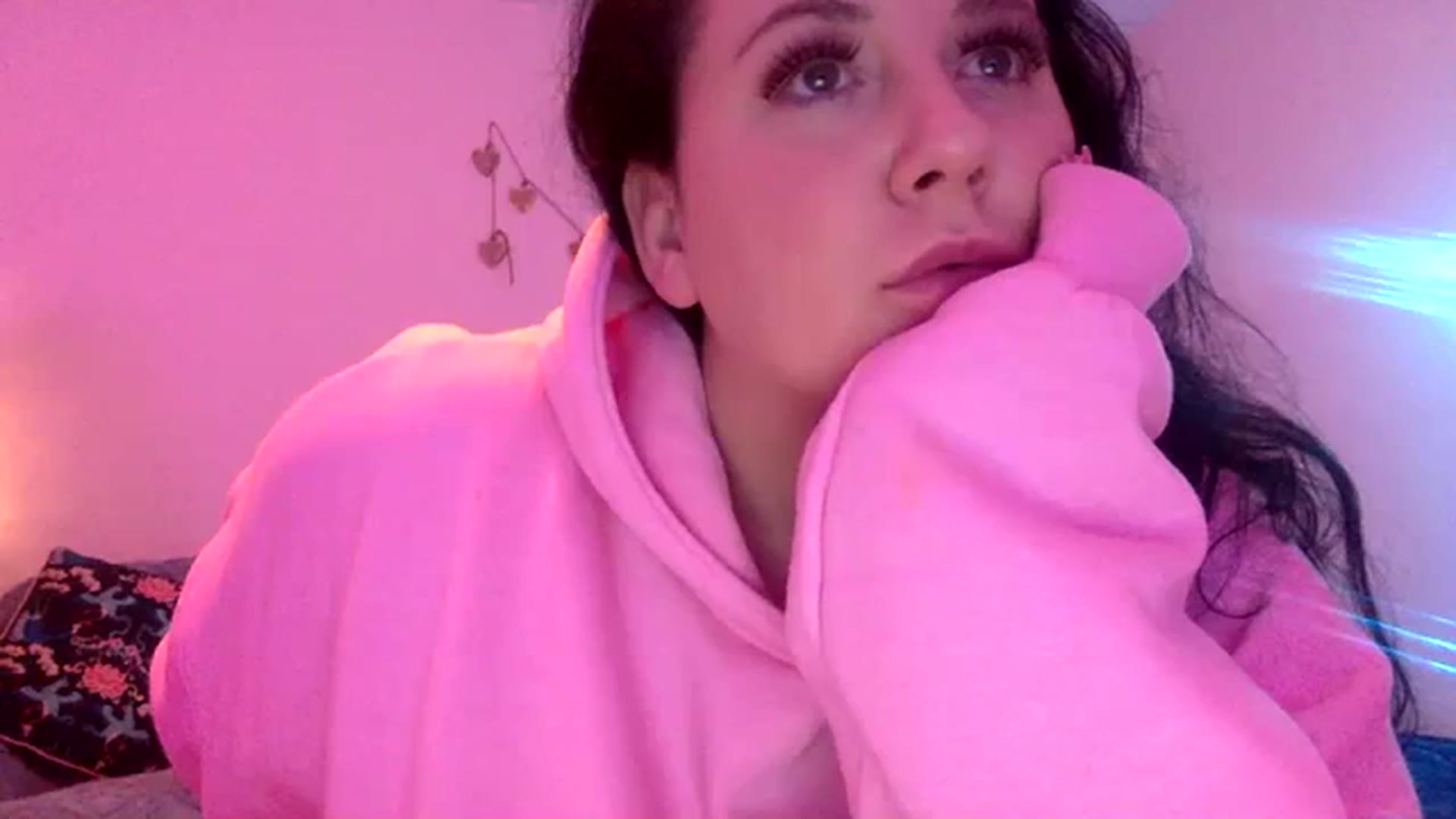 Gallery image thumbnail from Pandabella's myfreecams stream on, 12/16/2023, 07:58 image 17 of 20