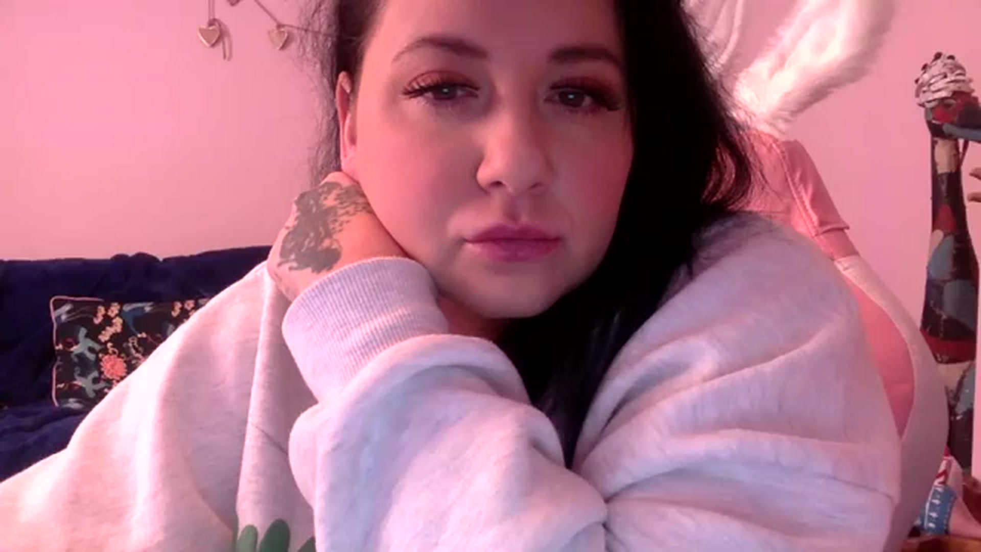 Gallery image thumbnail from Pandabella's myfreecams stream on, 12/17/2023, 09:21 image 15 of 20