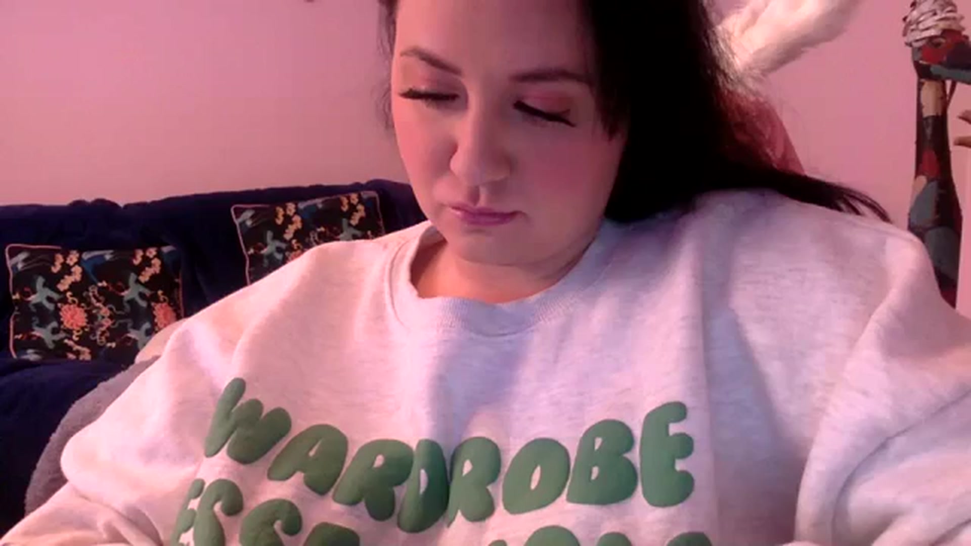 Gallery image thumbnail from Pandabella's myfreecams stream on, 12/17/2023, 09:21 image 8 of 20