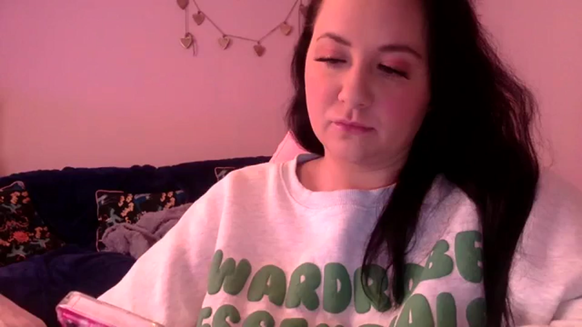 Gallery image thumbnail from Pandabella's myfreecams stream on, 12/17/2023, 09:21 image 2 of 20